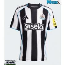 Newcastle United Tino Livramento #21 Replica Home Shirt 2025-26 Short Sleeve